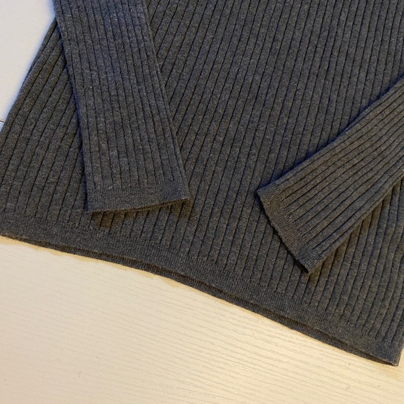 Vince Lightweight Skinny Ribbed Turtleneck Heather Carbon Sweater Size Small - Picture 6 of 13